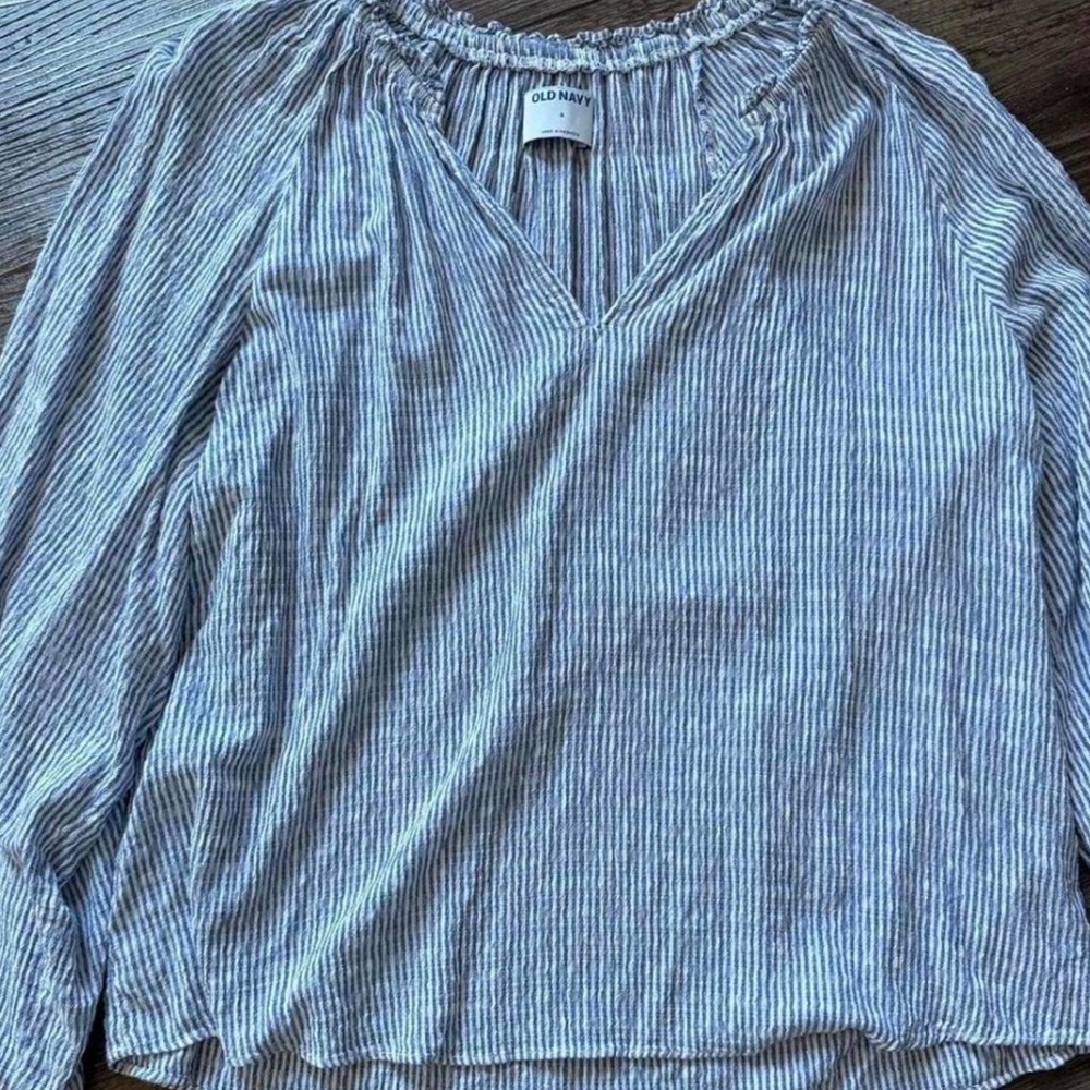 Old Navy Women's Light Blue Pinstripe Blouse